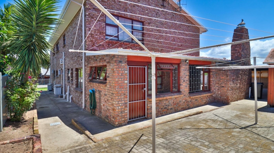 8 Bedroom Property for Sale in Hartenbos Central Western Cape